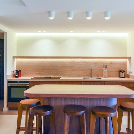 Luxurious With Terrace 6p - 3br - Grand Apartment *